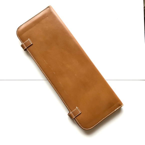 ๐Vintage Leather Tie Valet - Picture 3 of 9